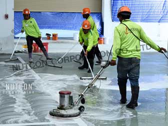 งานล้างพื้นลงแว็กซ์ Clearing Floor Wax