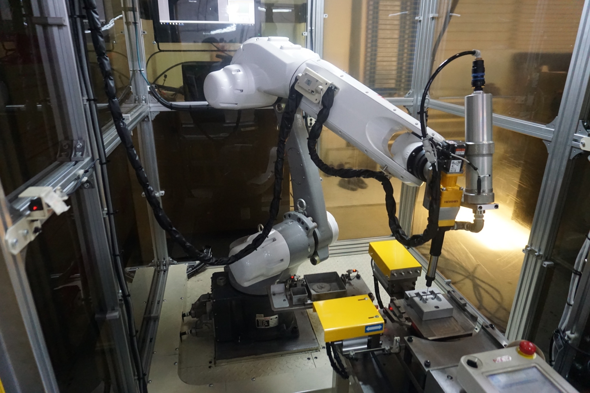 แขนกลหุ่นยนต์ (Industrial Robot) 